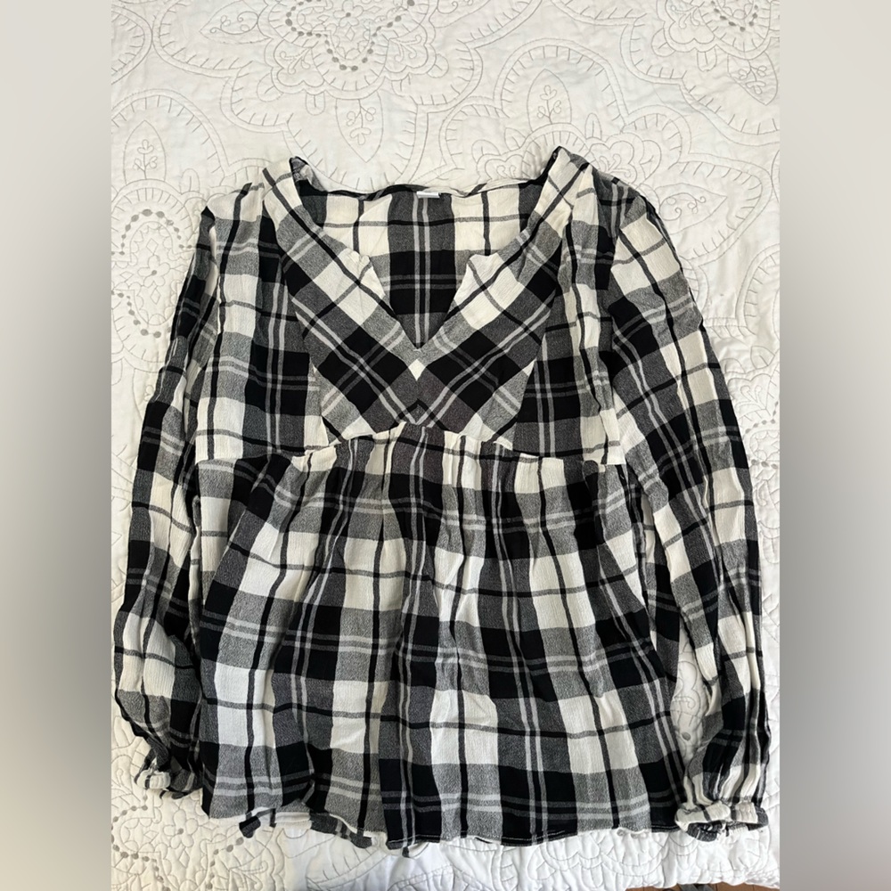 Women’s Black and White Plaid Blouse
